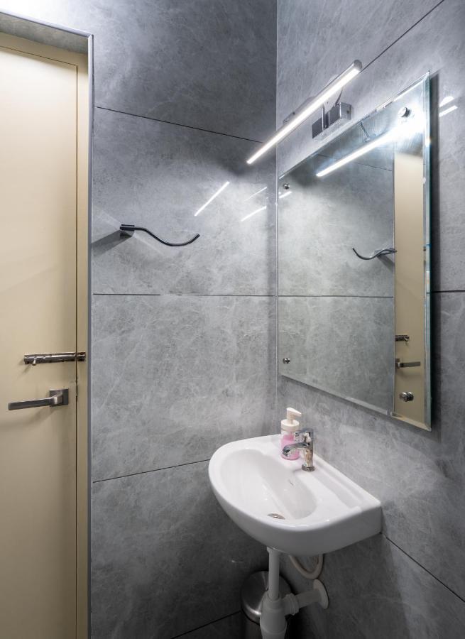 The Silver Chimes Suites بنغالور المظهر الخارجي الصورة