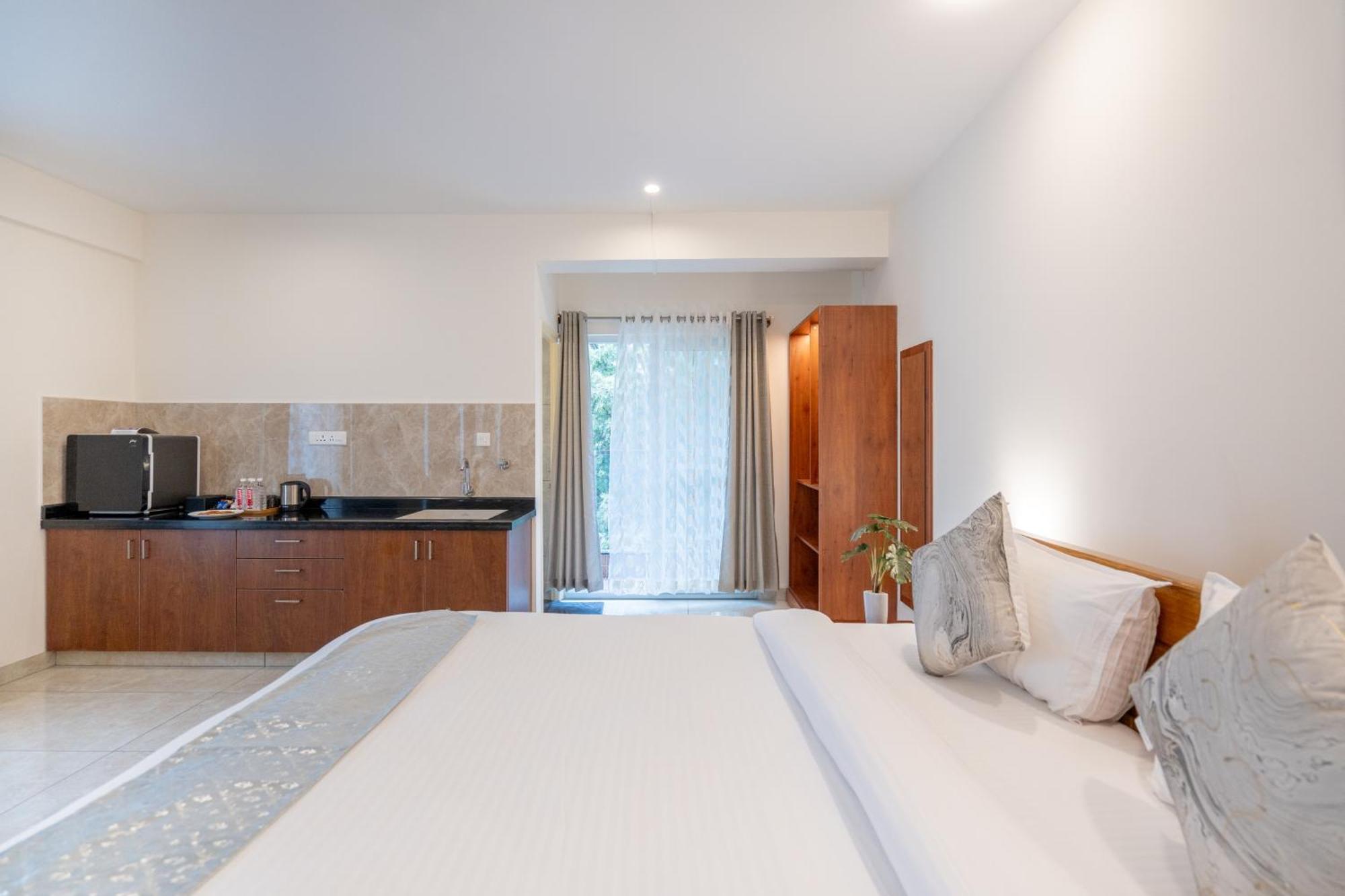 The Silver Chimes Suites بنغالور المظهر الخارجي الصورة